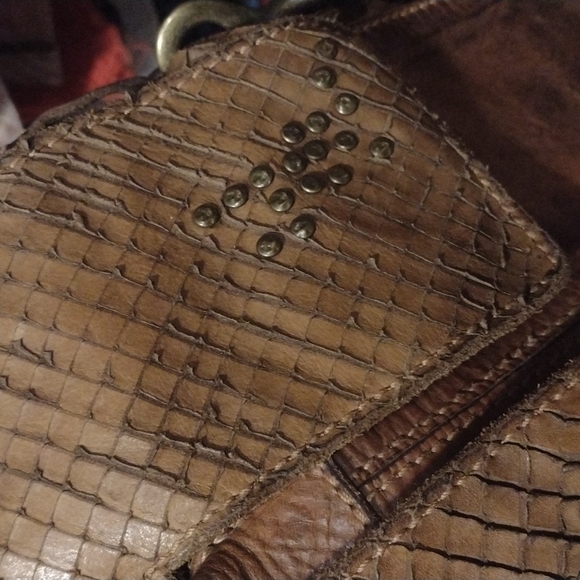 RARE Giant Campomaggi Italian leather studded messenger bag with leather scales - Picture 4 of 16